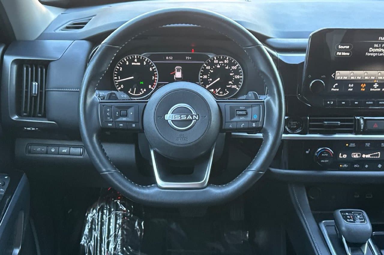 2025 Nissan Pathfinder SL 12