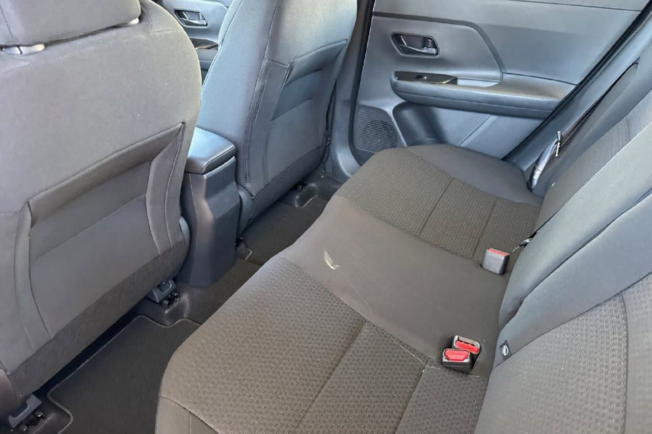 2027 Nissan Kicks S 10