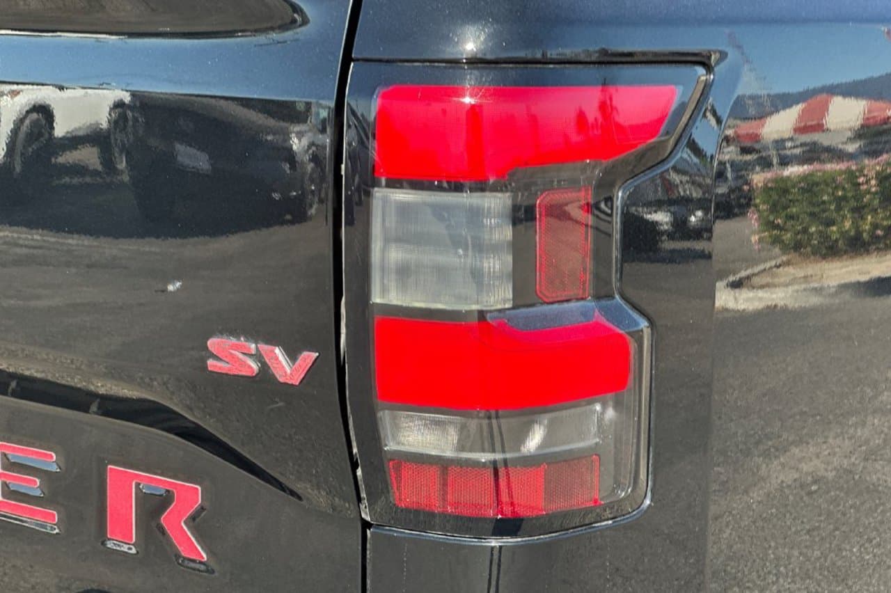 2022 Nissan Frontier SV 21
