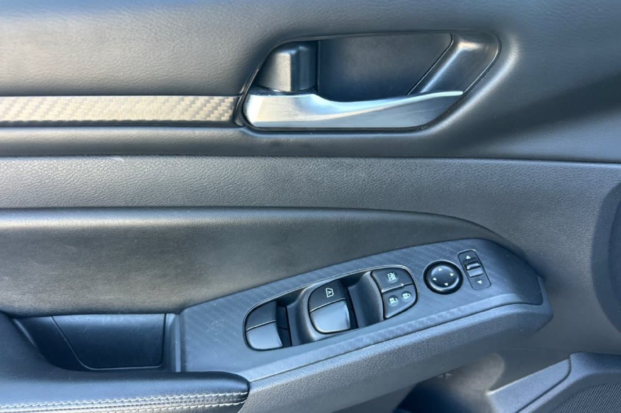 2025 Nissan Altima SV 8