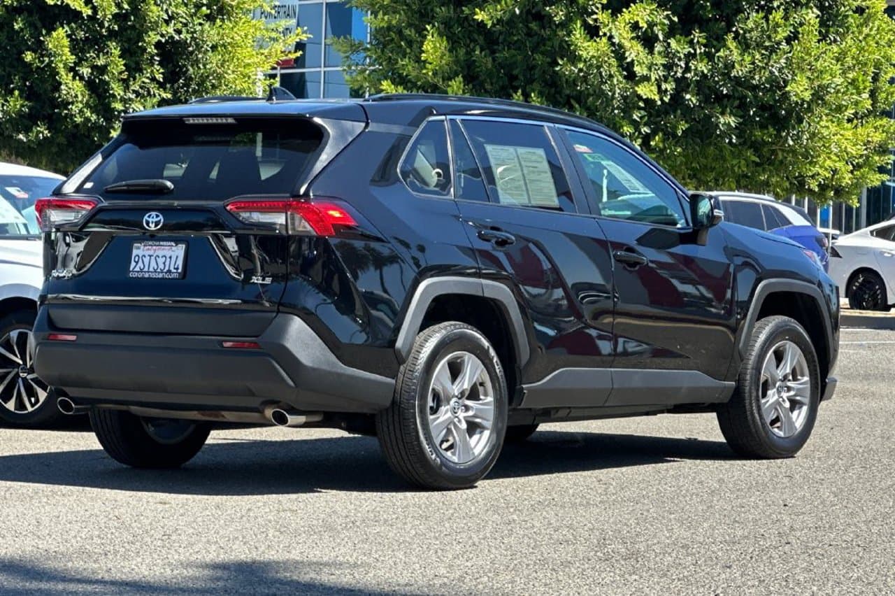 2025 Toyota RAV4 XLE 4