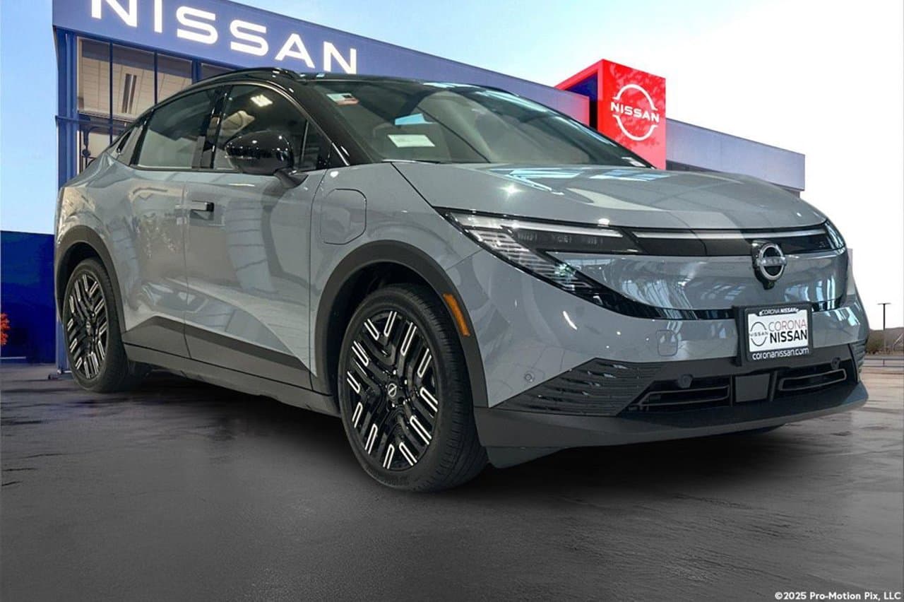 2026 Nissan LEAF PLATINUM+ 2