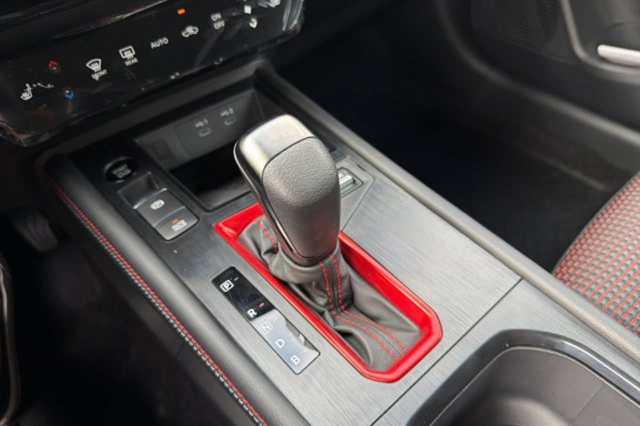 2027 Nissan Kicks SR 18