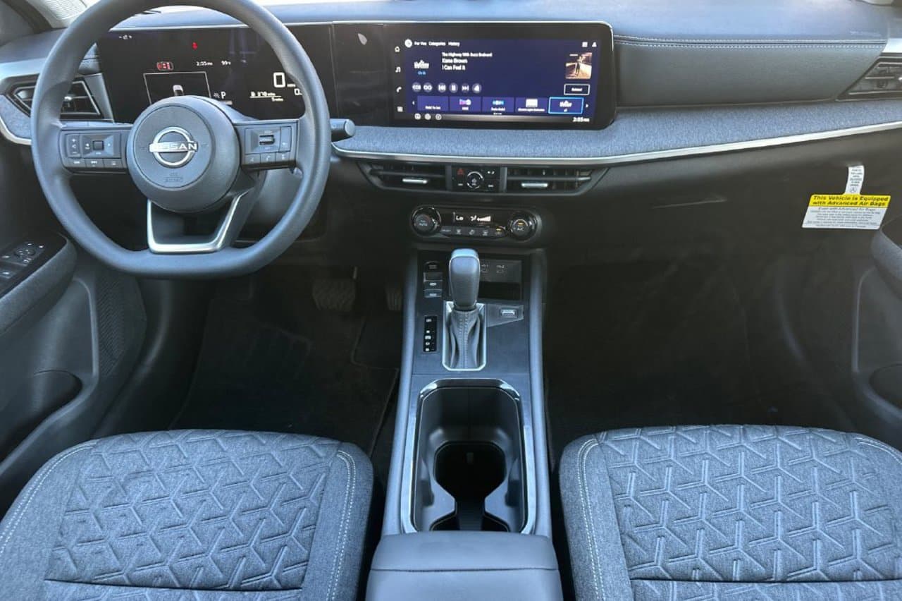 2027 Nissan Kicks SV 11