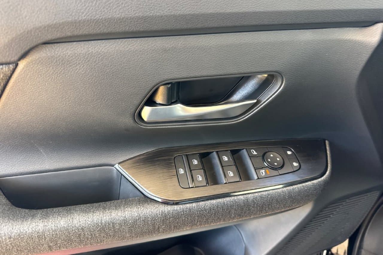 2027 Nissan Kicks SV 9