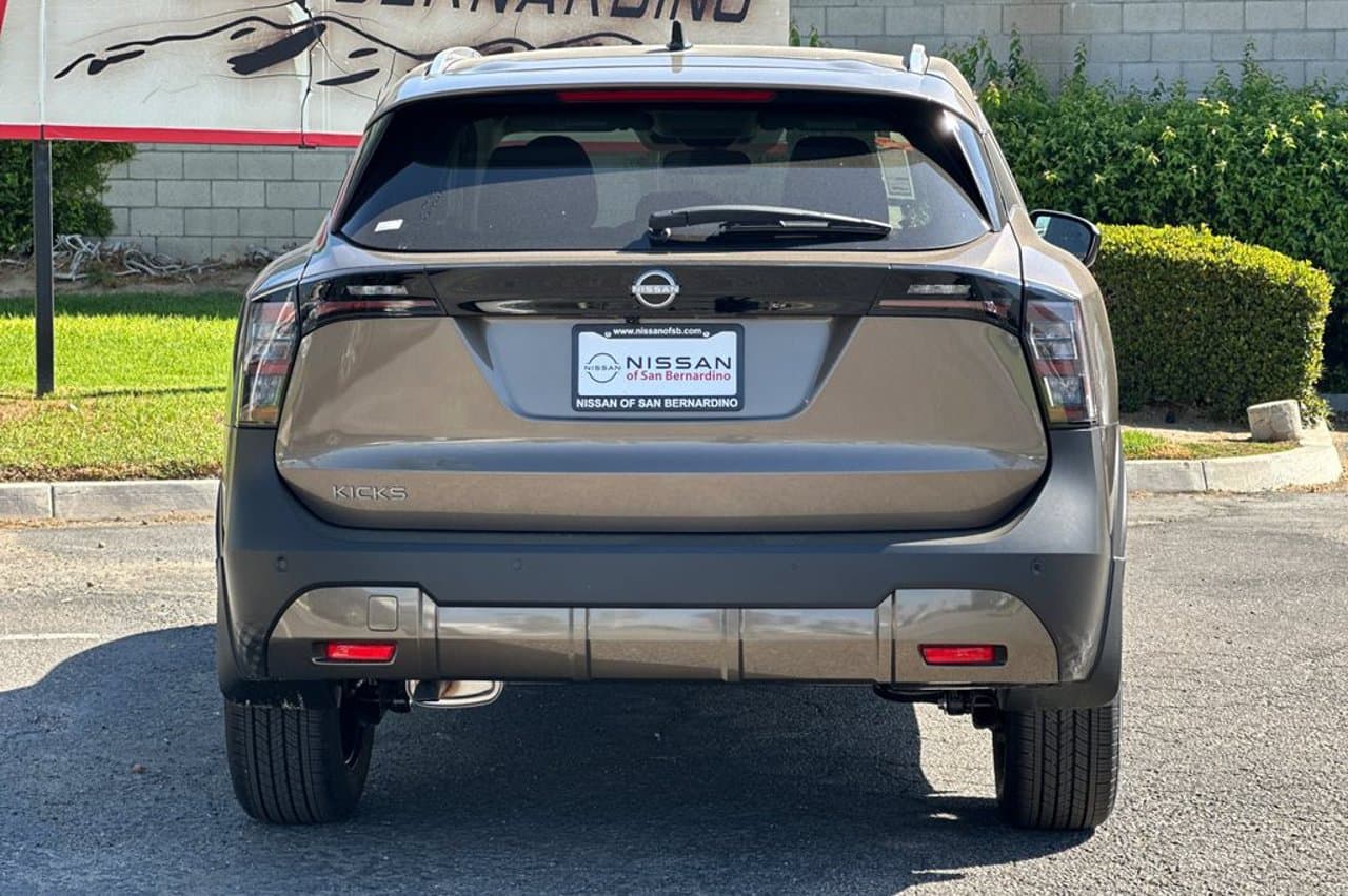 2026 Nissan Kicks SV 4