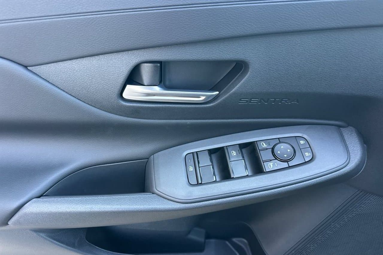 2027 Nissan Sentra SV 8