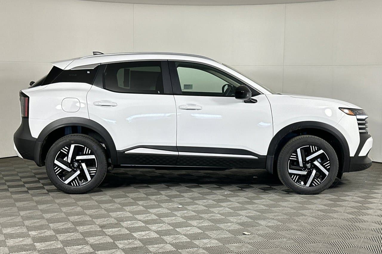 2026 Nissan Kicks SV 2