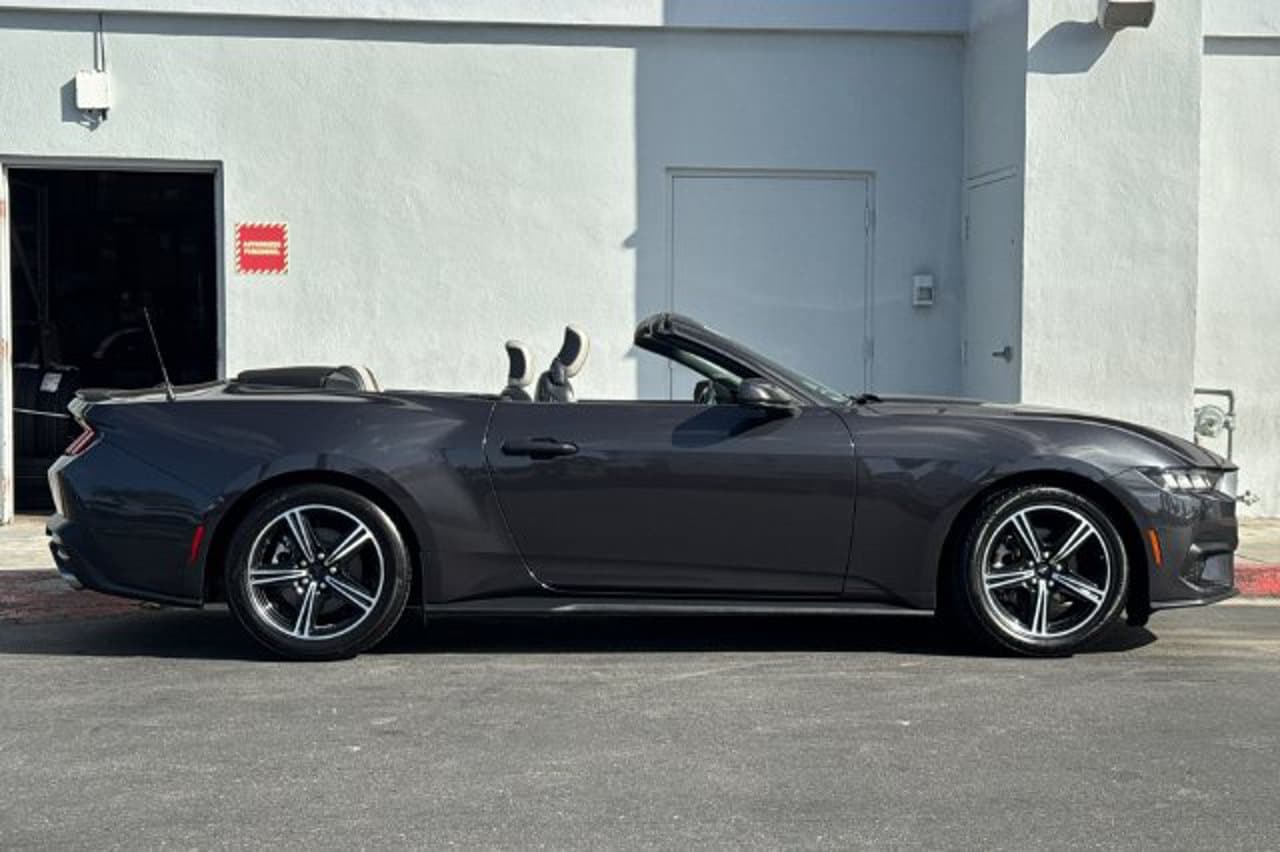 2024 Ford Mustang EcoBoost Premium 3