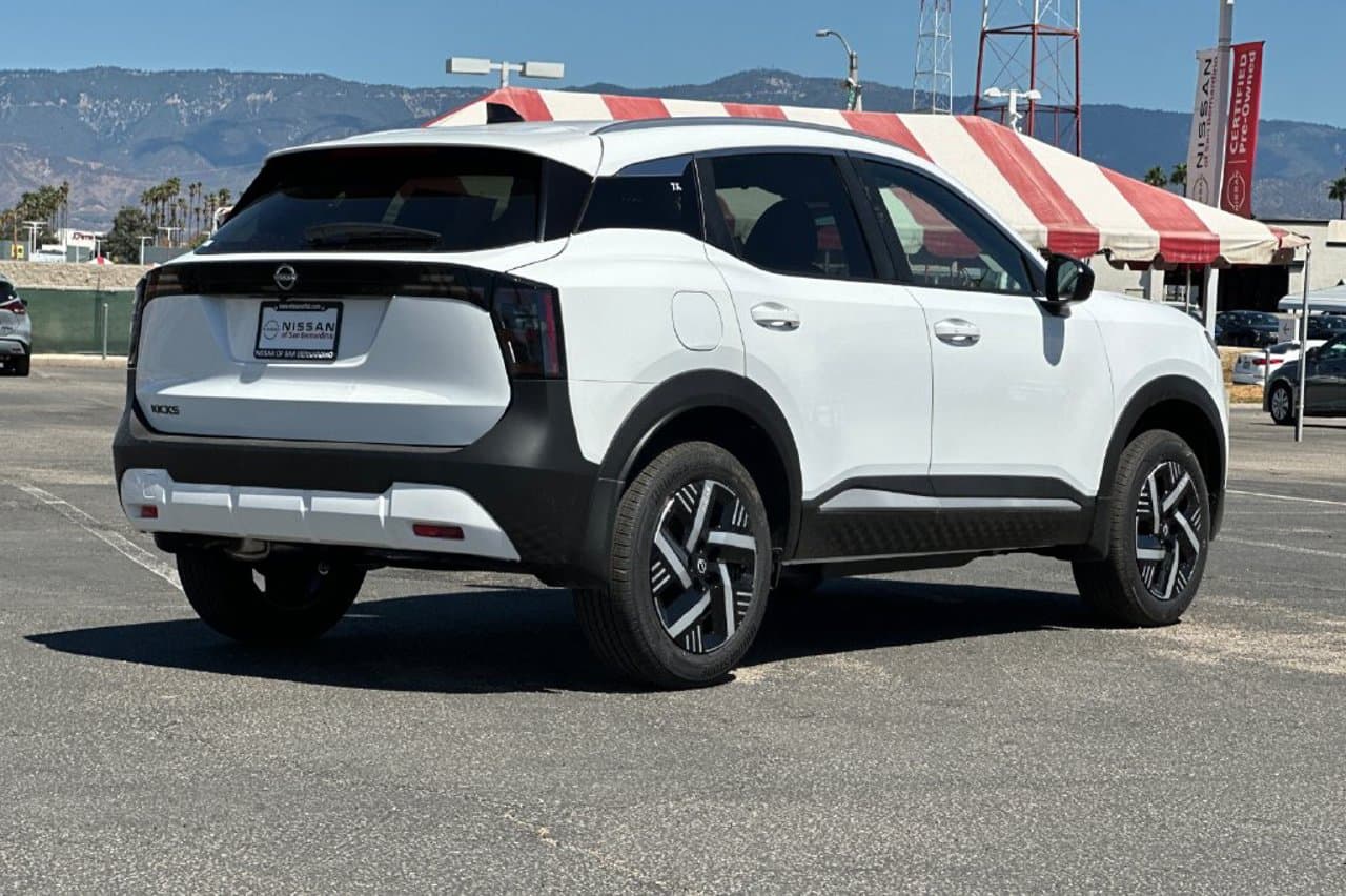 2027 Nissan Kicks SV 3