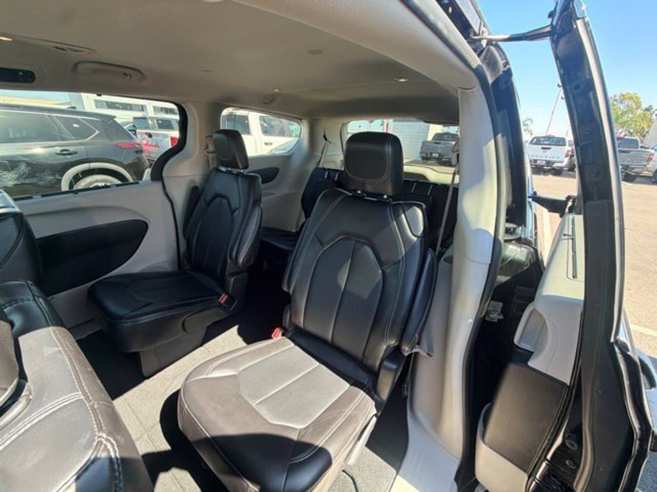 2024 Chrysler Pacifica Touring L 5