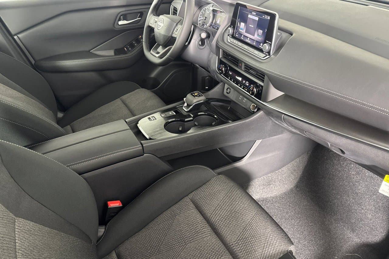 2026 Nissan Rogue SV 13