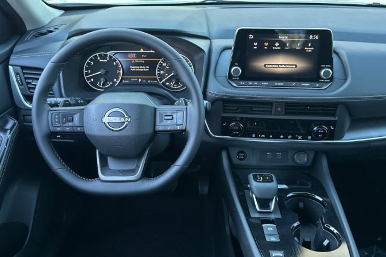 2026 Nissan Rogue Dark Armor 11