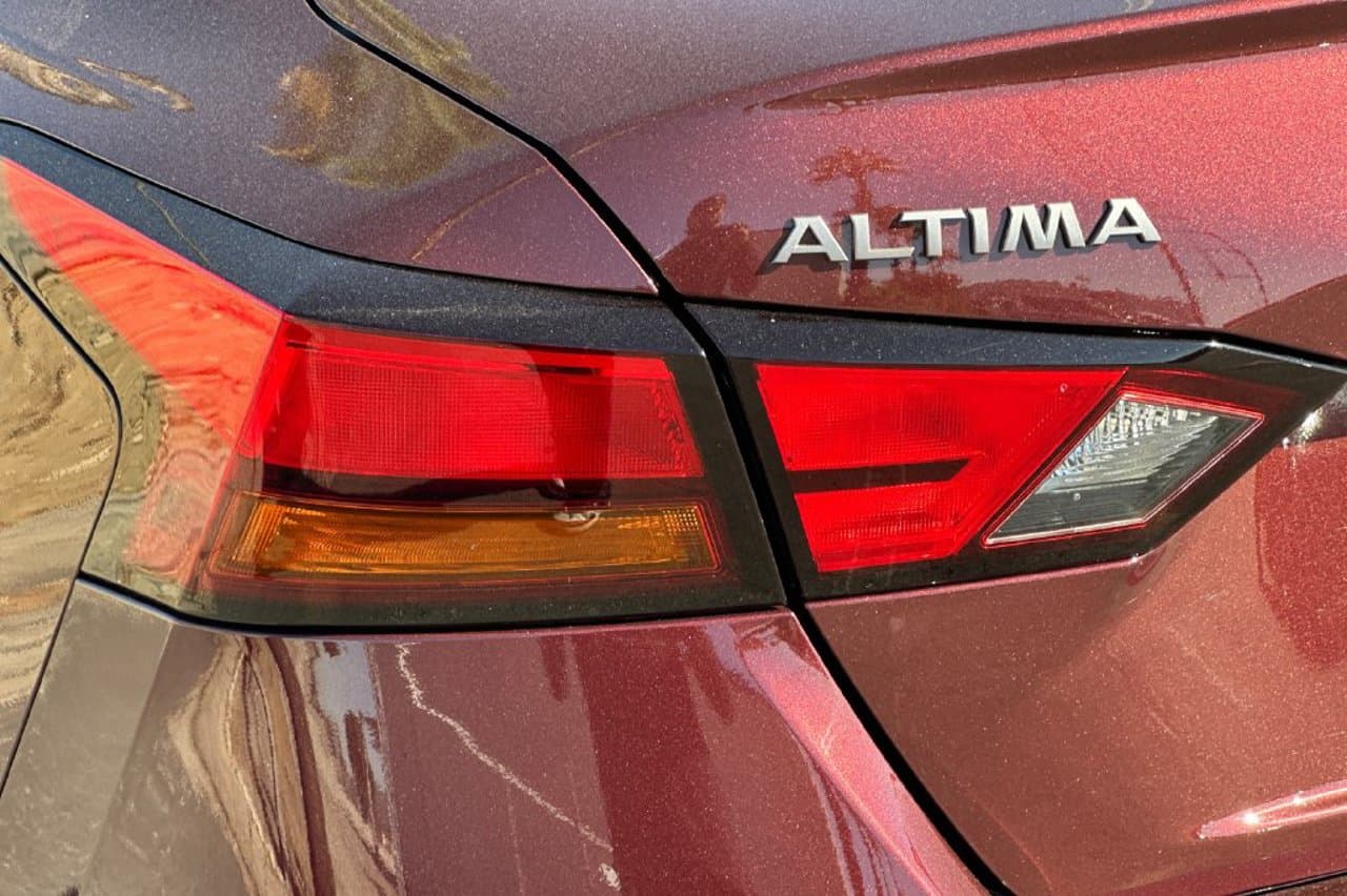 2025 Nissan Altima SV 21
