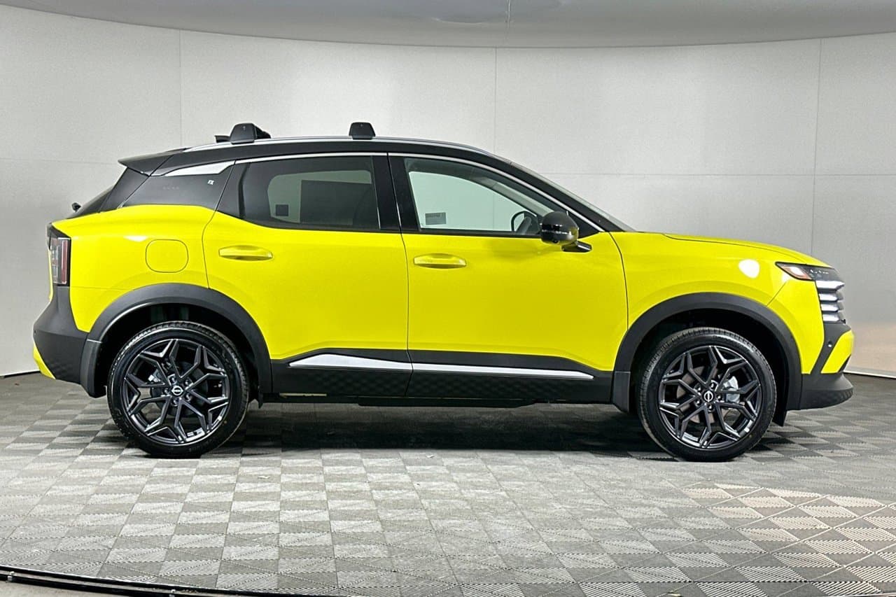 2026 Nissan Kicks SR 2