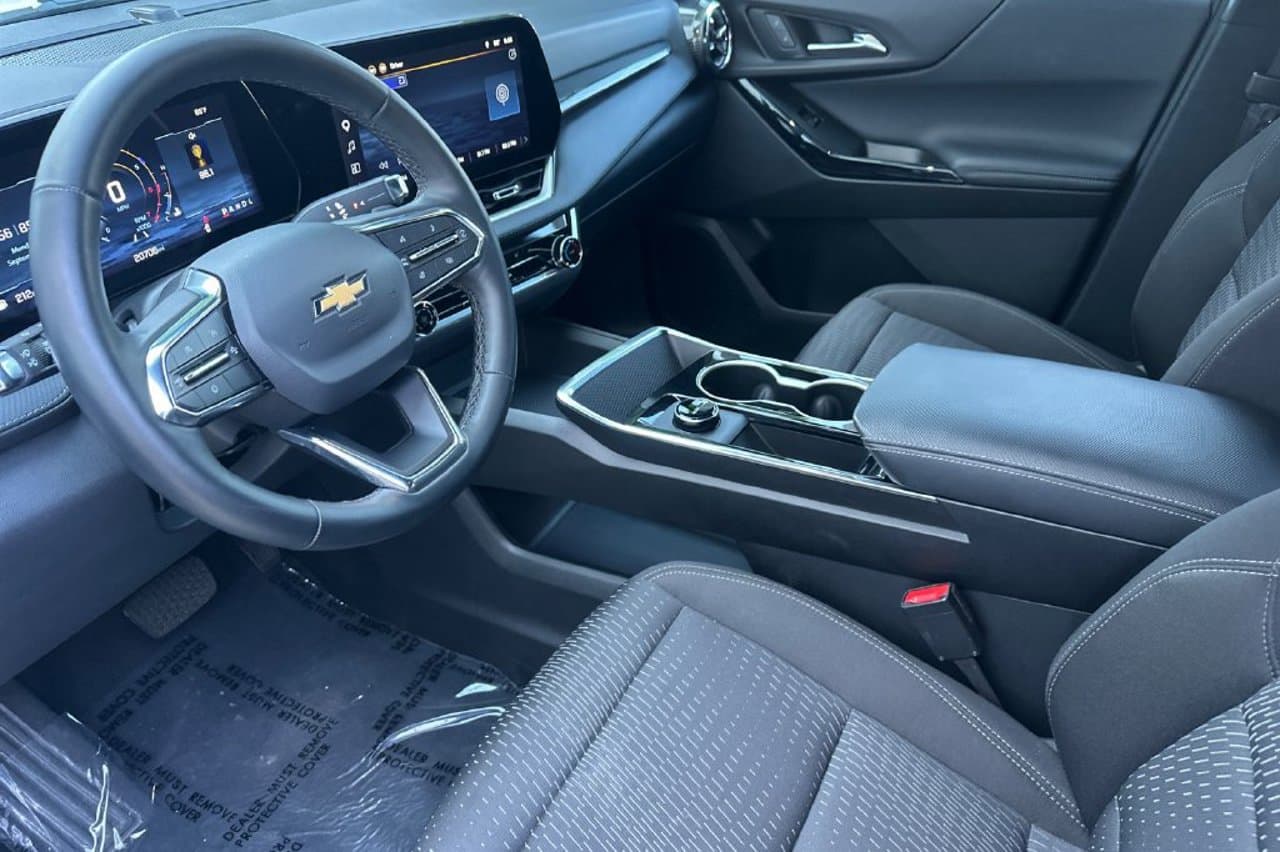 2026 Chevrolet Equinox FWD LT 8
