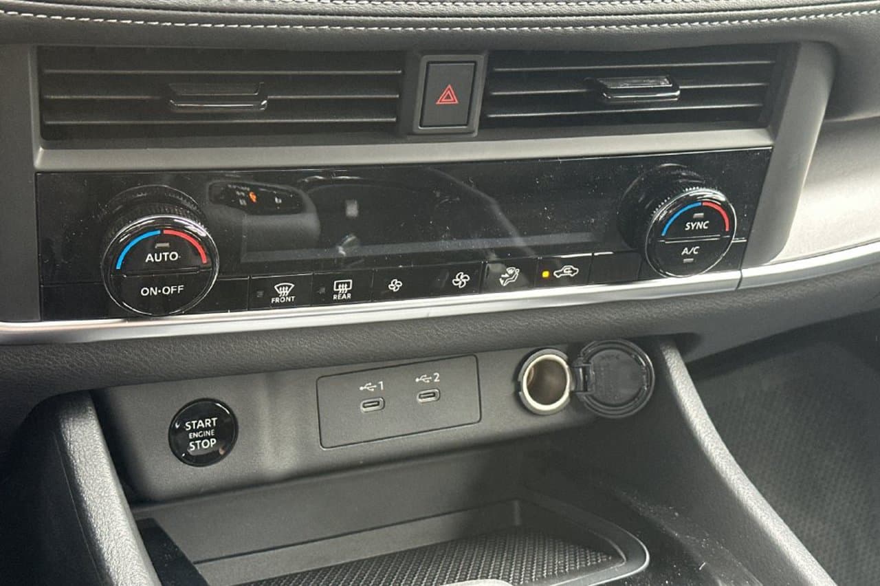 2026 Nissan Rogue SV 32