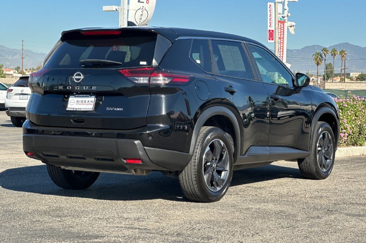 2024 Nissan Rogue SV 3