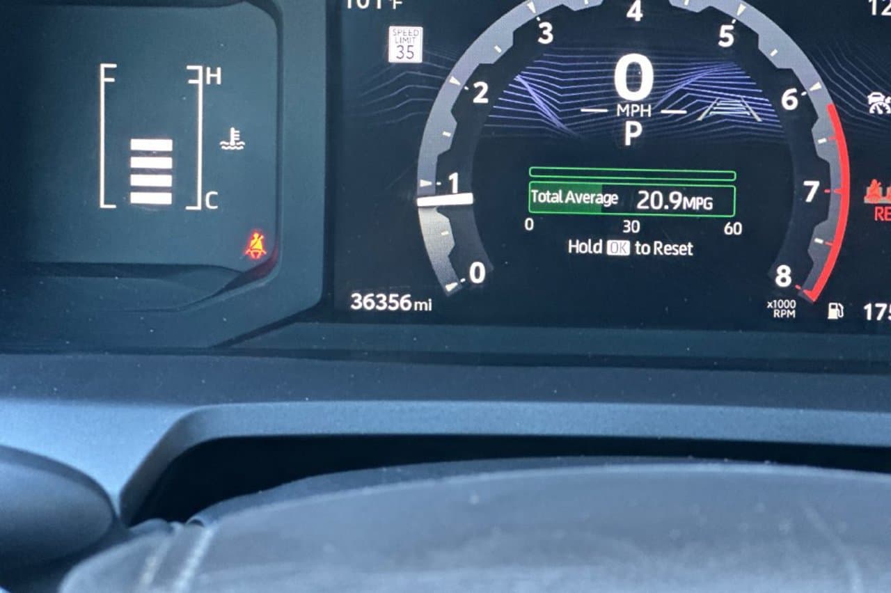 2025 Toyota Tacoma 4WD SR5 21
