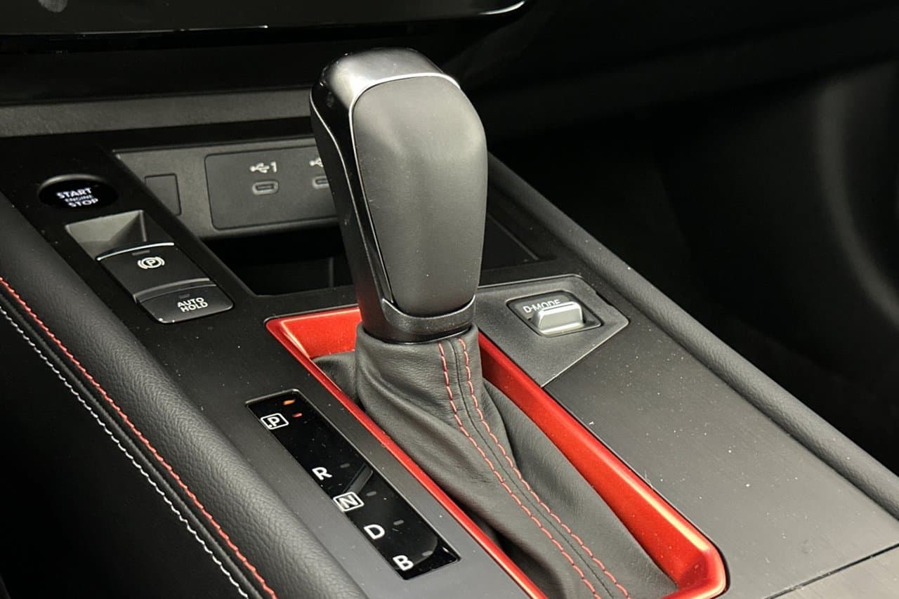 2026 Nissan Kicks SR 33