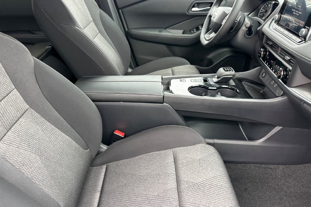 2026 Nissan Rogue SV 13