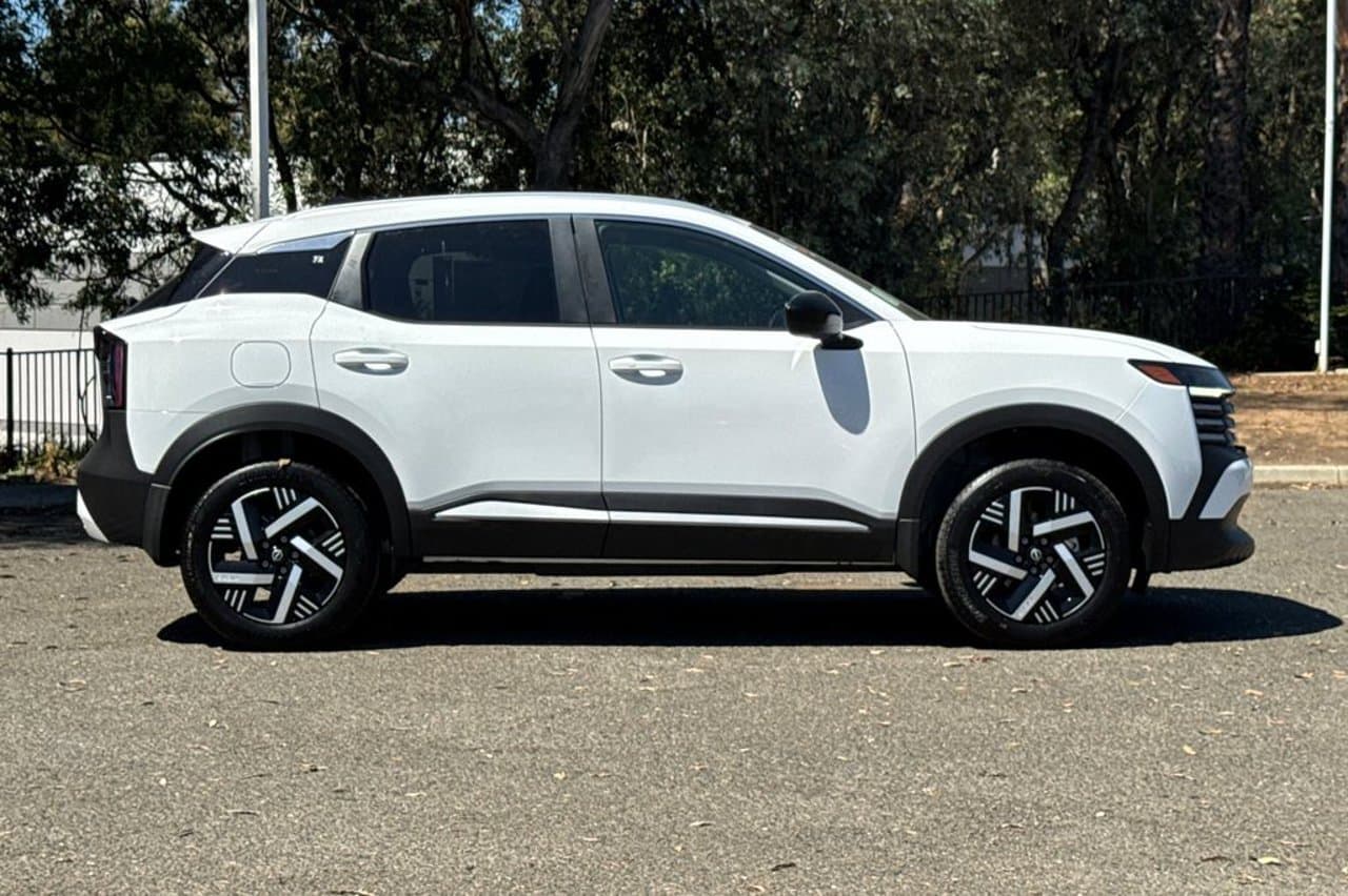 2027 Nissan Kicks SV 3