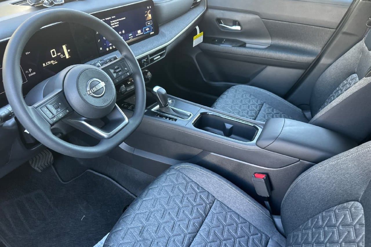 2027 Nissan Kicks SV 8