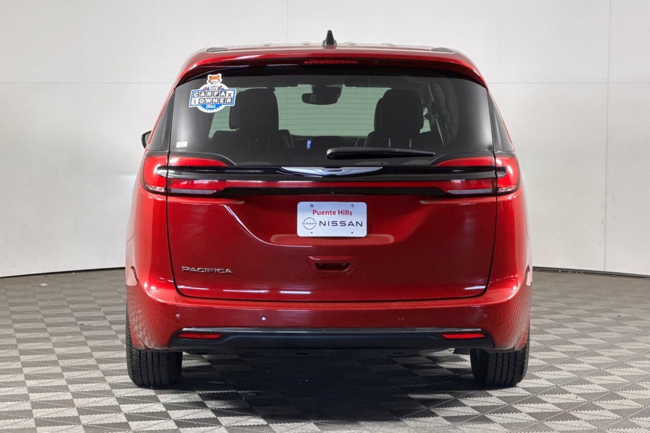 2024 Chrysler Pacifica Touring L 4
