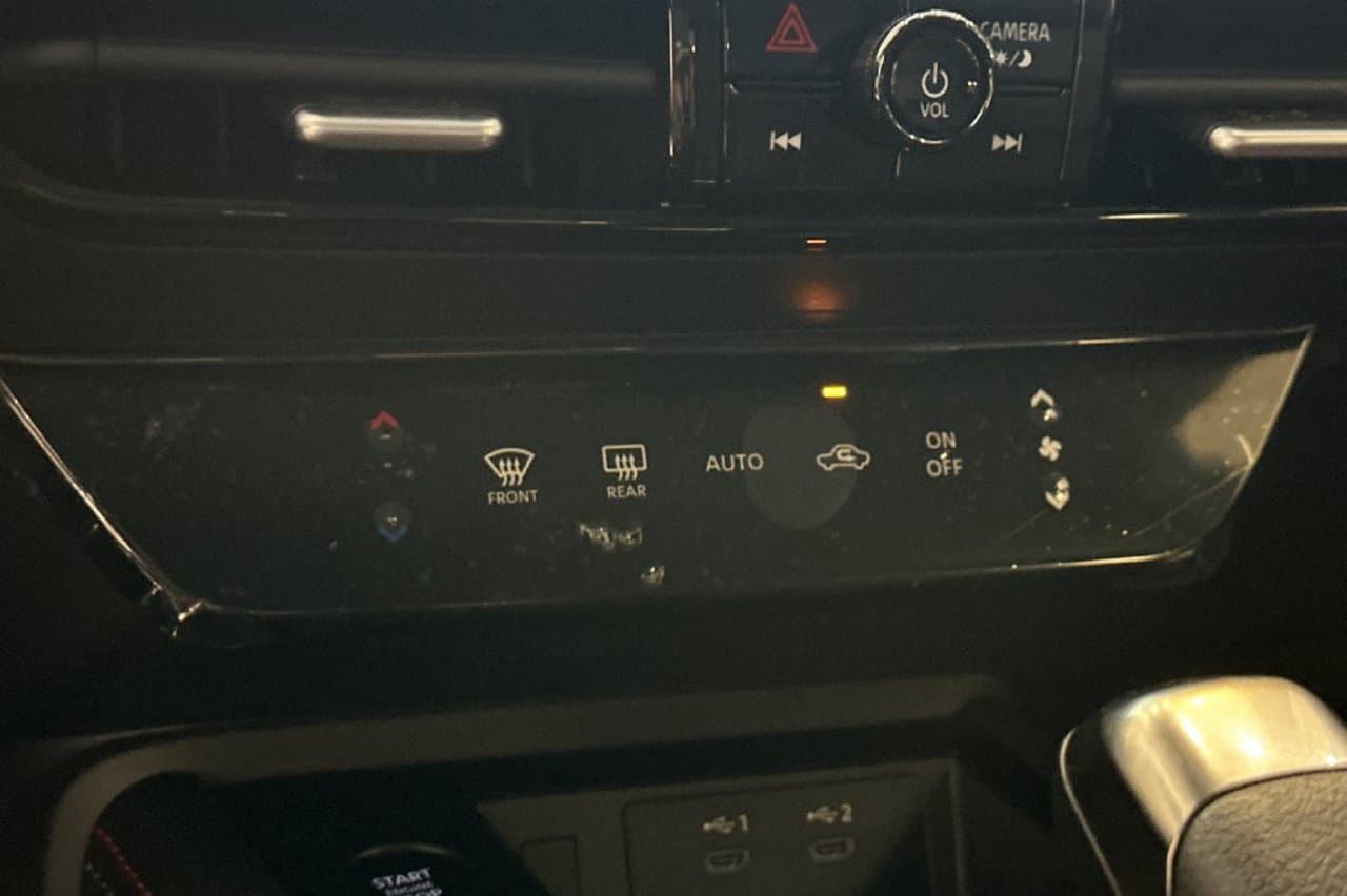 2027 Nissan Kicks SR 17