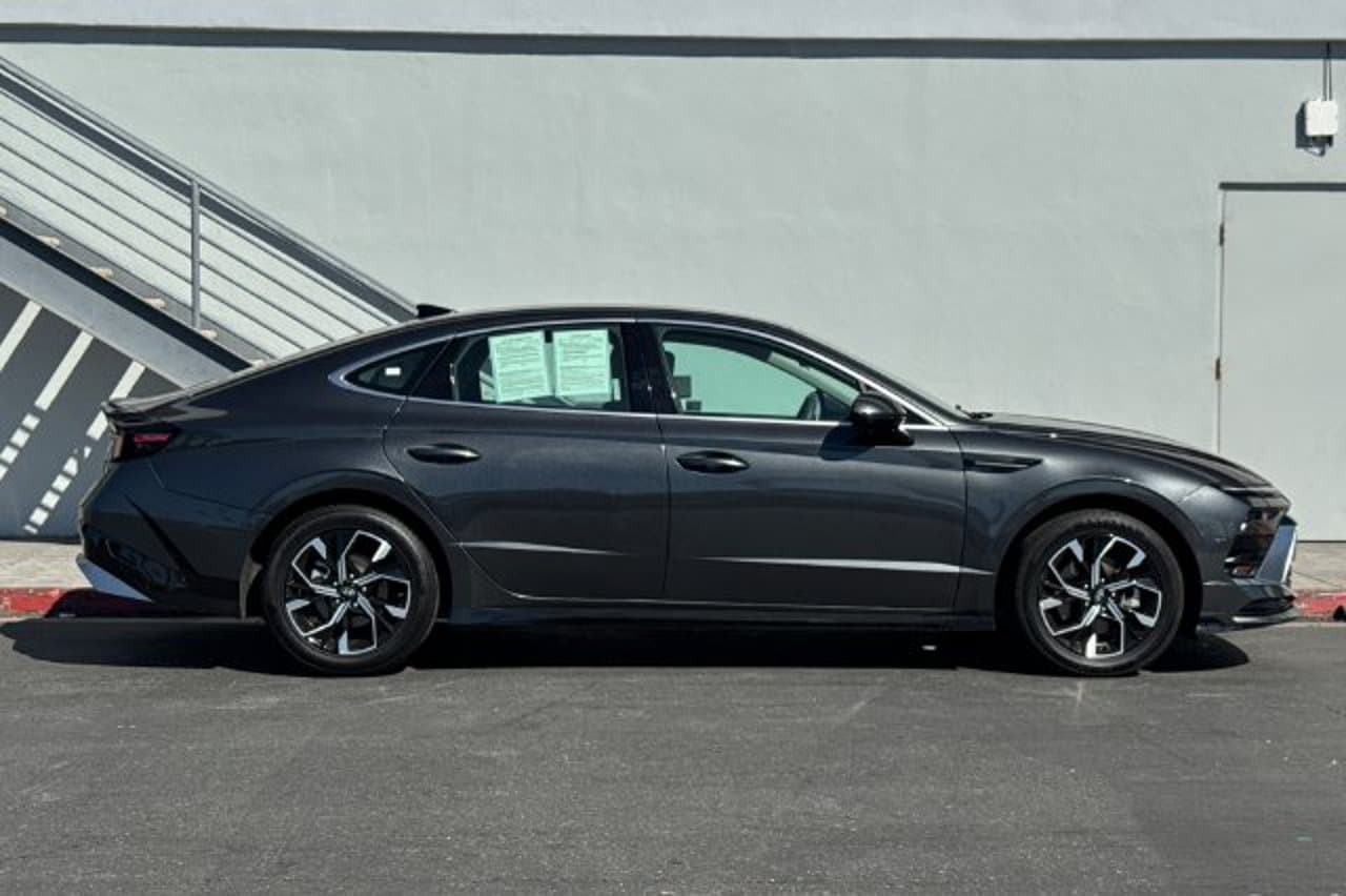 2025 Hyundai Sonata SEL 3