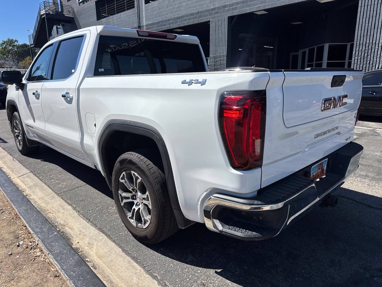 2025 GMC Sierra 1500 SLT 3