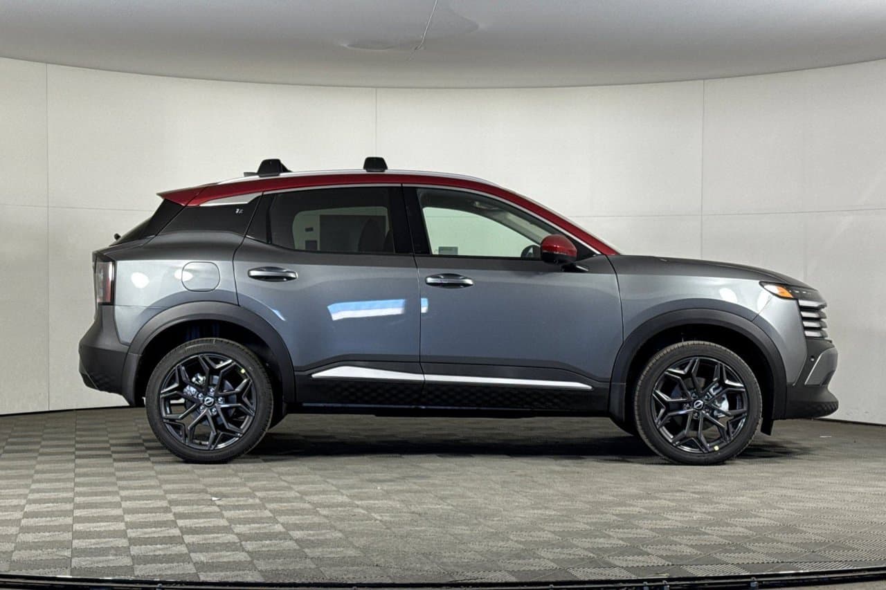 2026 Nissan Kicks SR 2