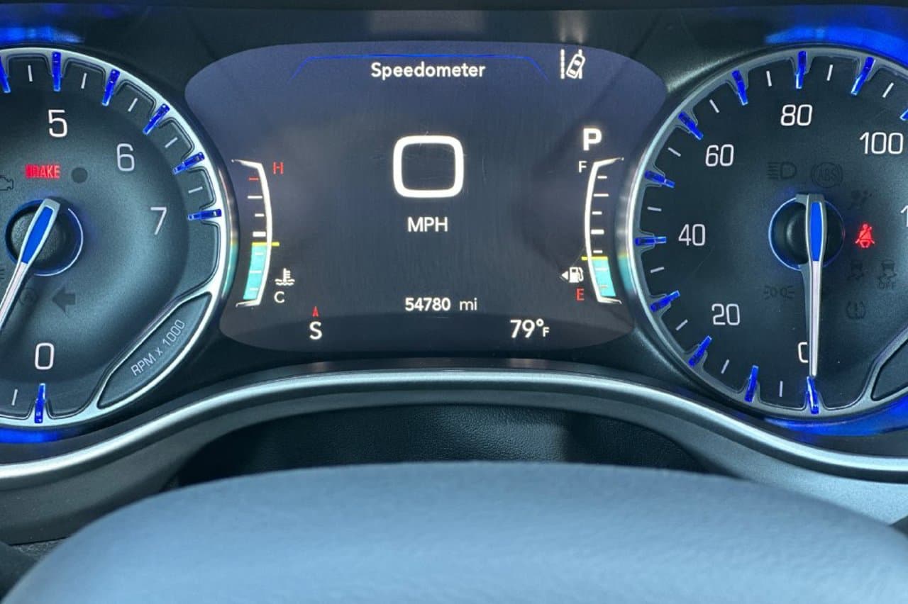 2025 Chrysler Pacifica Select 22