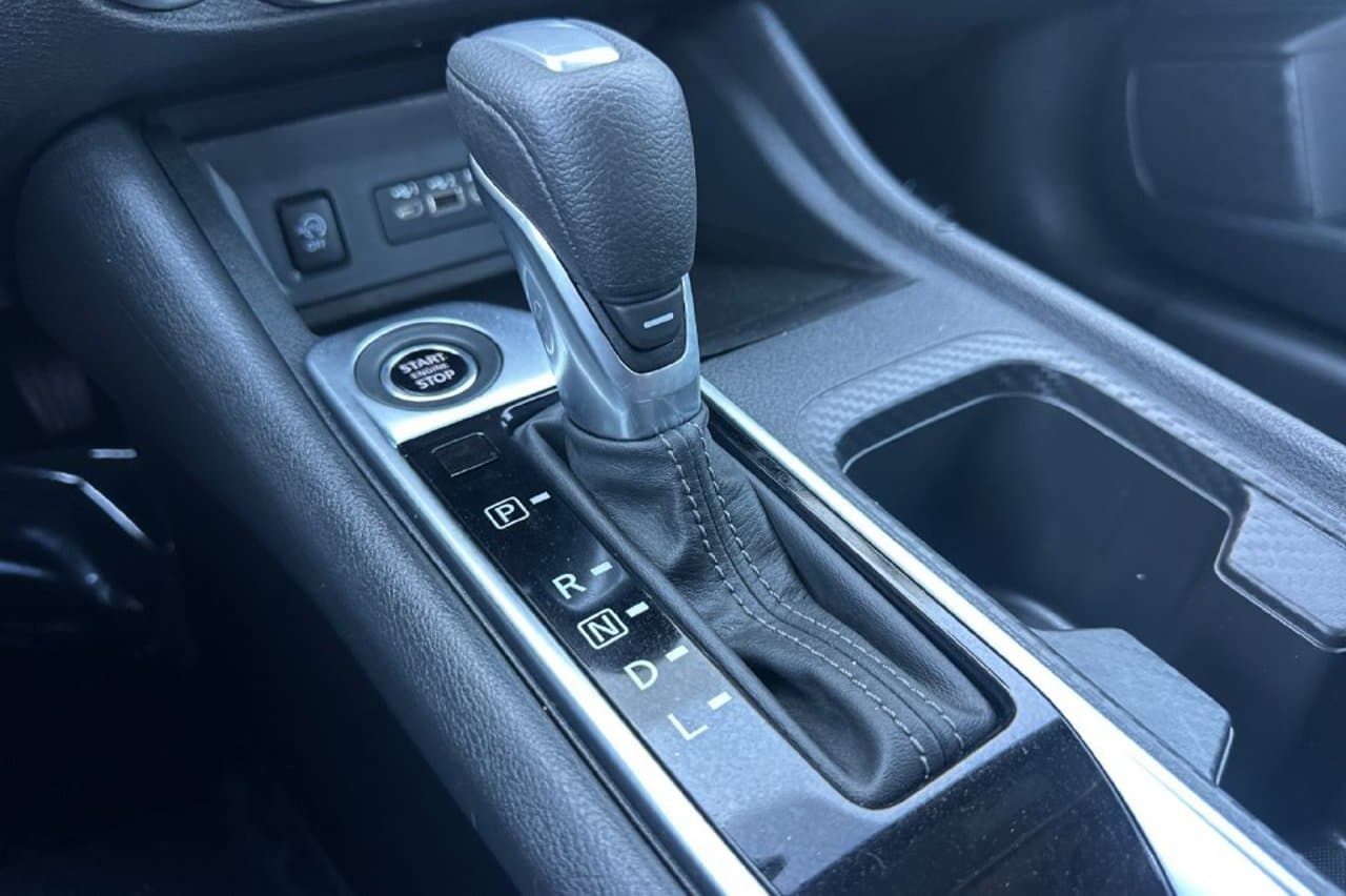 2025 Nissan Sentra SV 17
