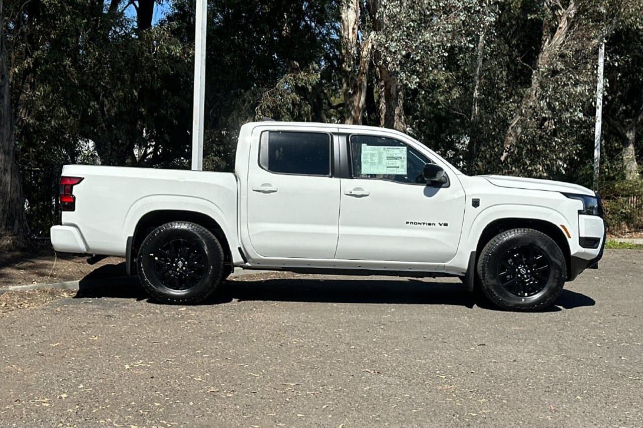 2027 Nissan Frontier SV 3
