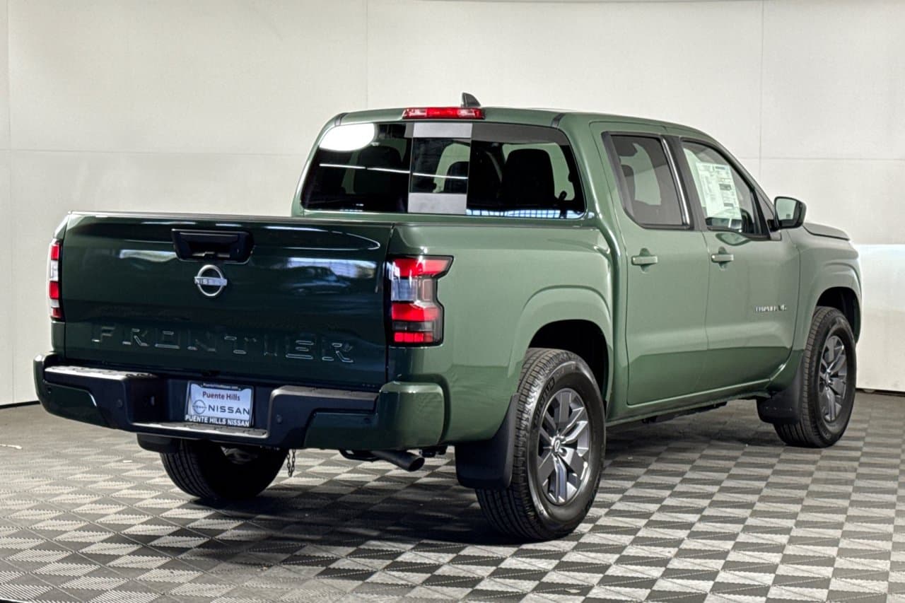 2027 Nissan Frontier SV 3