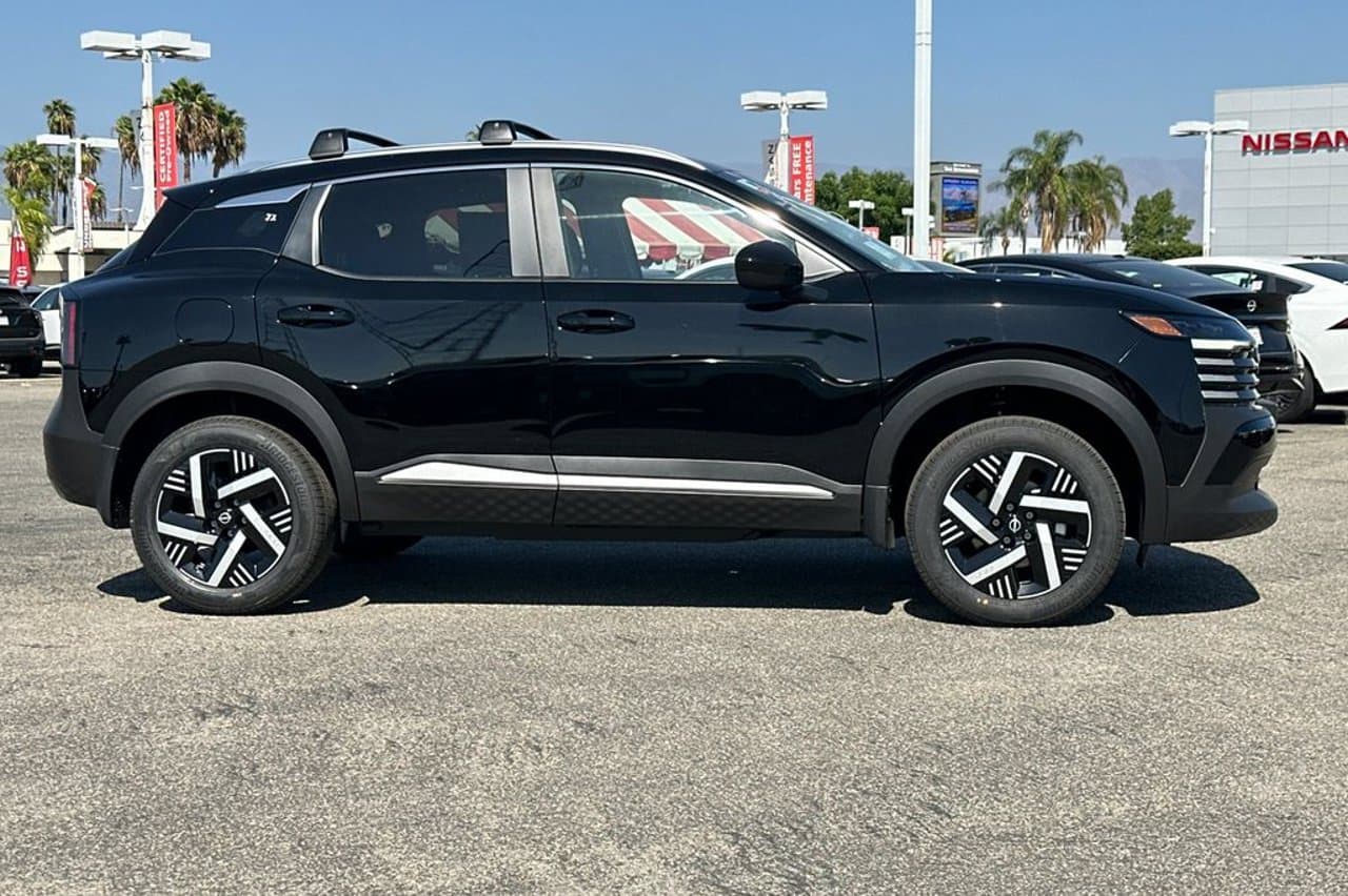 2027 Nissan Kicks SV 2