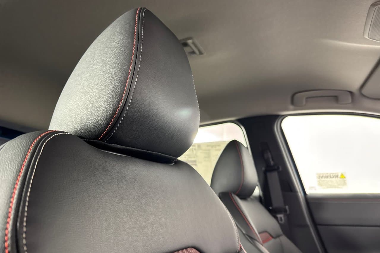 2026 Nissan Kicks SR 14