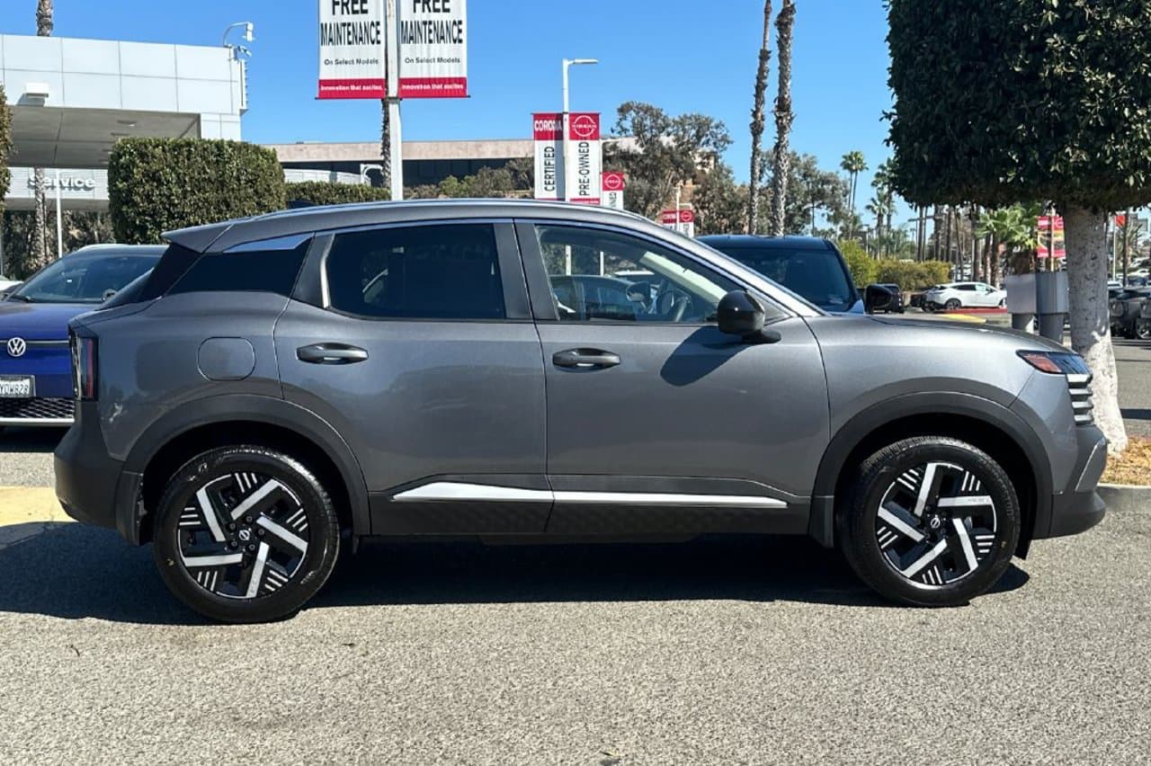 2027 Nissan Kicks SV 3