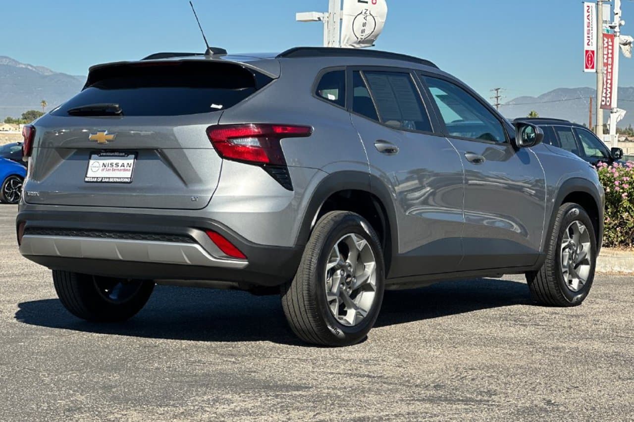 2025 Chevrolet Trax LT 3