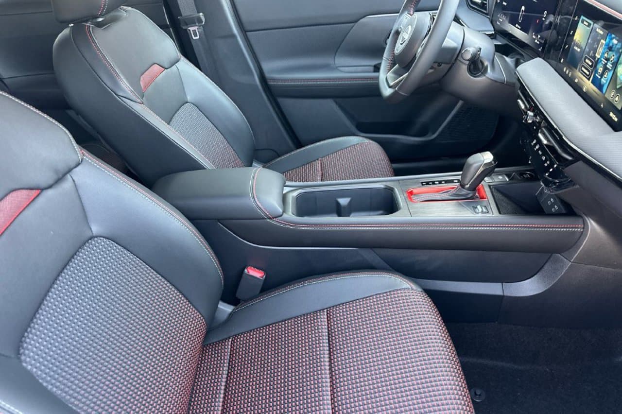 2026 Nissan Kicks SR 13
