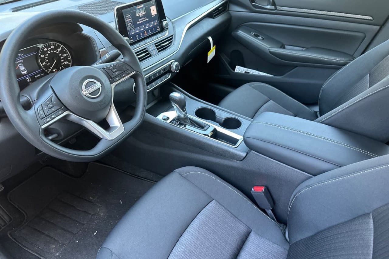 2026 Nissan Altima SV 8