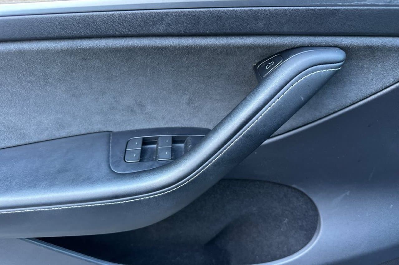 2023 Tesla Model Y Long Range 9