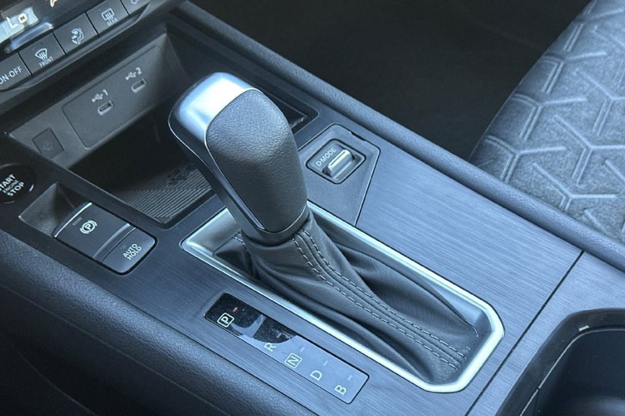 2027 Nissan Kicks SV 18