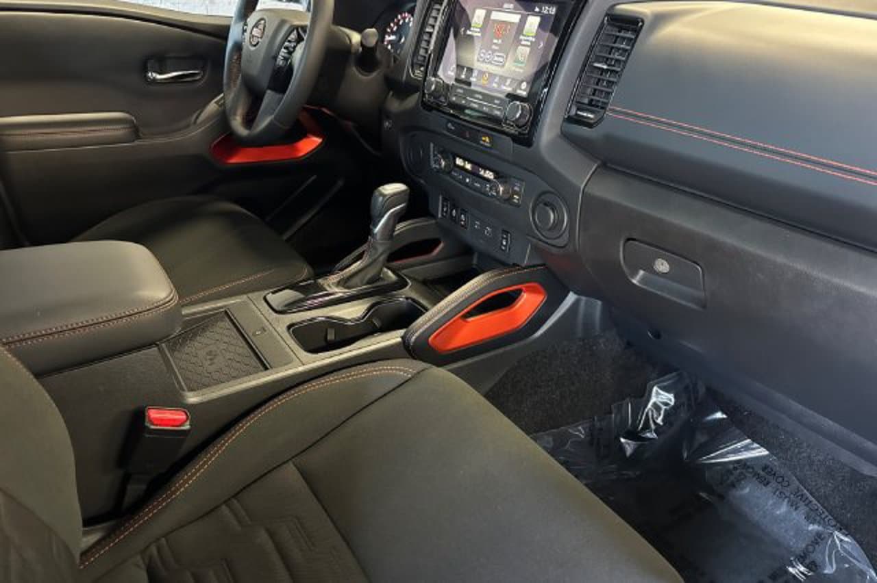 2024 Nissan Frontier PRO-X 13