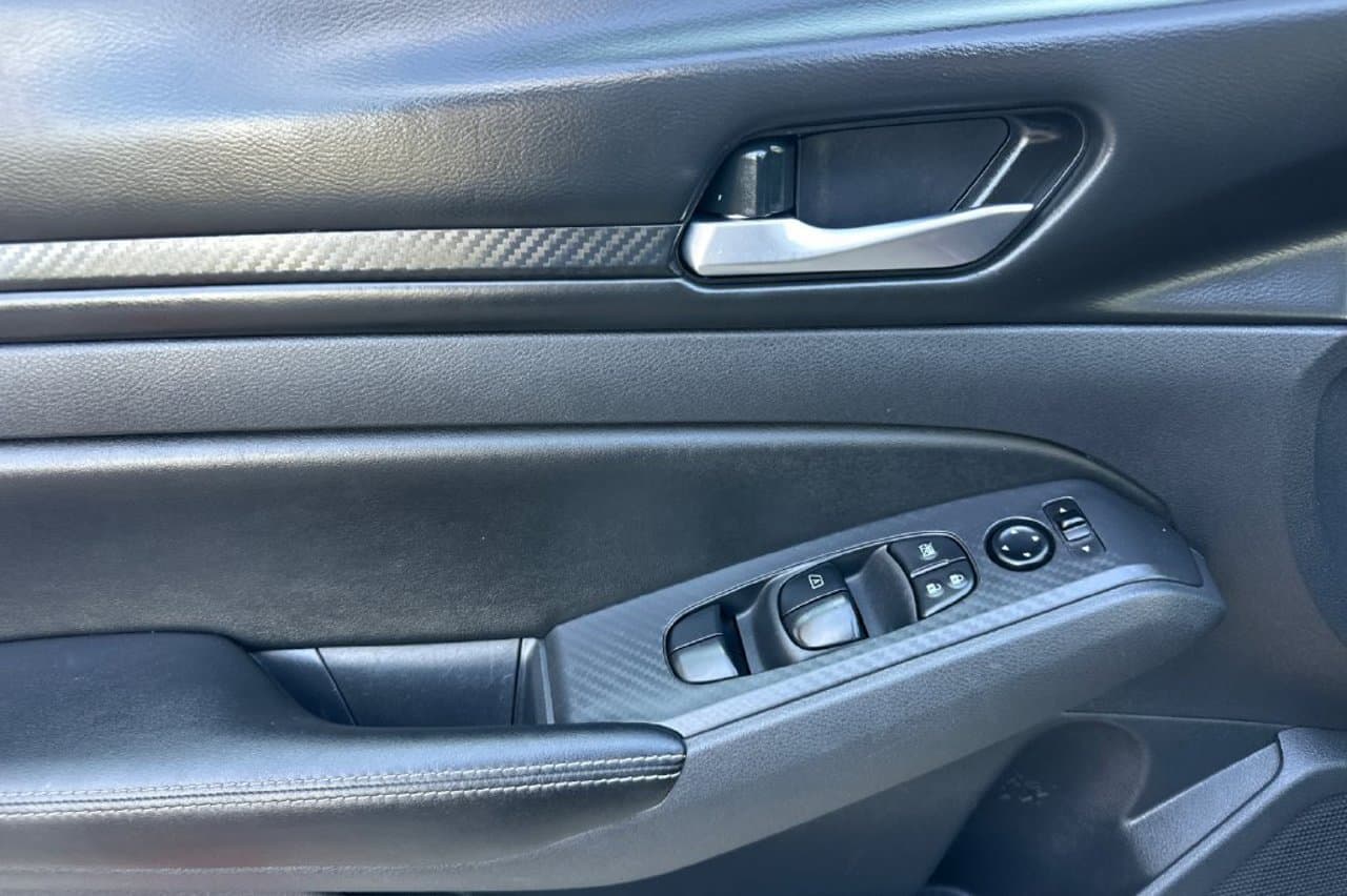 2025 Nissan Altima SV 9