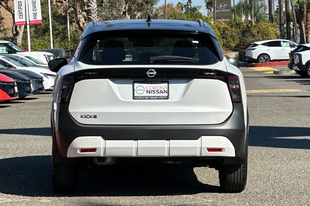 2027 Nissan Kicks SV 5