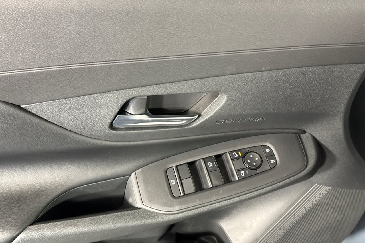 2027 Nissan Sentra SV 8