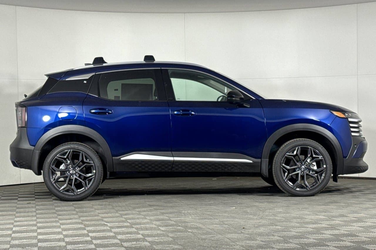 2026 Nissan Kicks SR 2