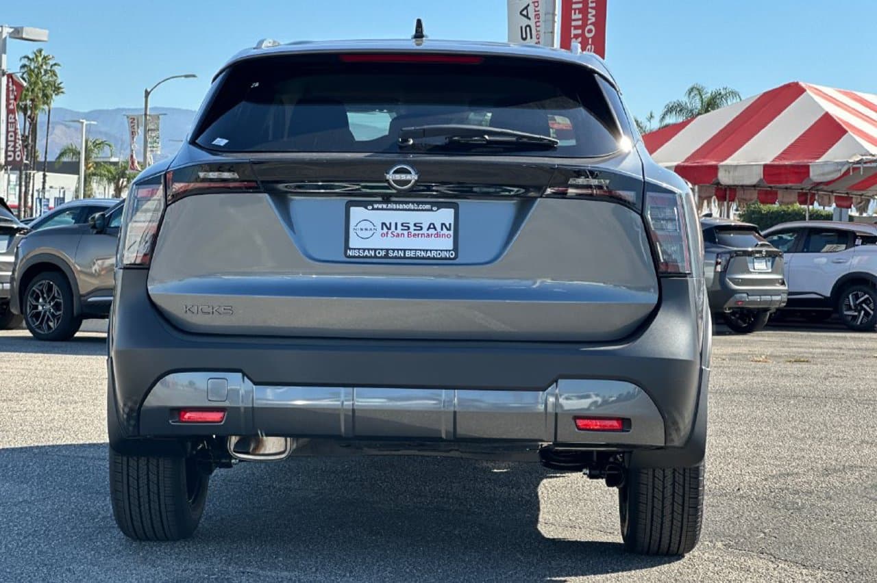 2027 Nissan Kicks SV 4